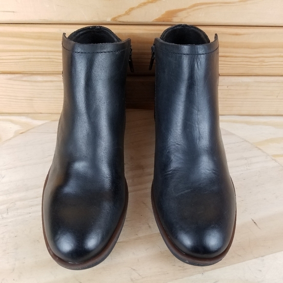 Korks Sonya 7 US Black Leather Suede Stacked Heel Ankle Bootie Boot Side Zip NEW - Picture 2 of 11